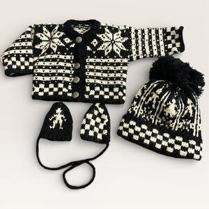 American Girl Pleasant Co Kirsten Winter Woolens Set Sweater, Hat, Mittens READ